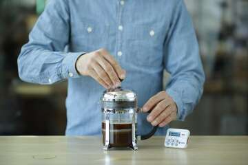 frenchpress-step-7-d294d3c5009c258aa2fafc38b9892a440bacaee7e9d57ac1dc2f6ae6277caa5e