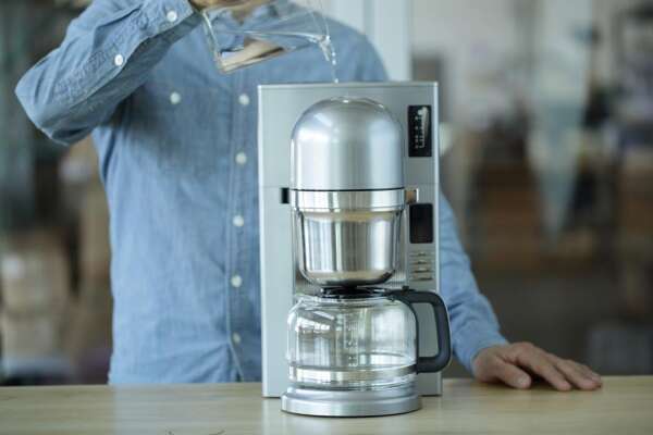 coffee-maker-step-1-da1d1d35947772a03d9be29050d3040d708c0c7989310192d77079d6f1ac3282